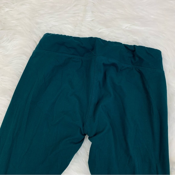 Hot Kiss Teal Athletic Capri Leggings - Picture 11 of 12